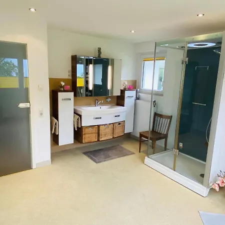 Lägenhet Traumgarten Premium Ferienwohnung Mit Pool Gaienhofen (Baden-Wurttemberg)
